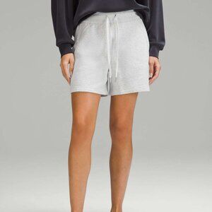 Lululemon Scuba High-Rise Short 5" - Heathered Core Ultra Light Grey